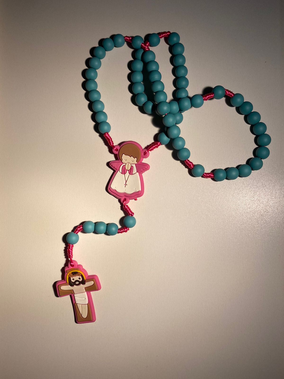 Terço Infantil Jesus com Anjinho Contas Tamanho 10mm